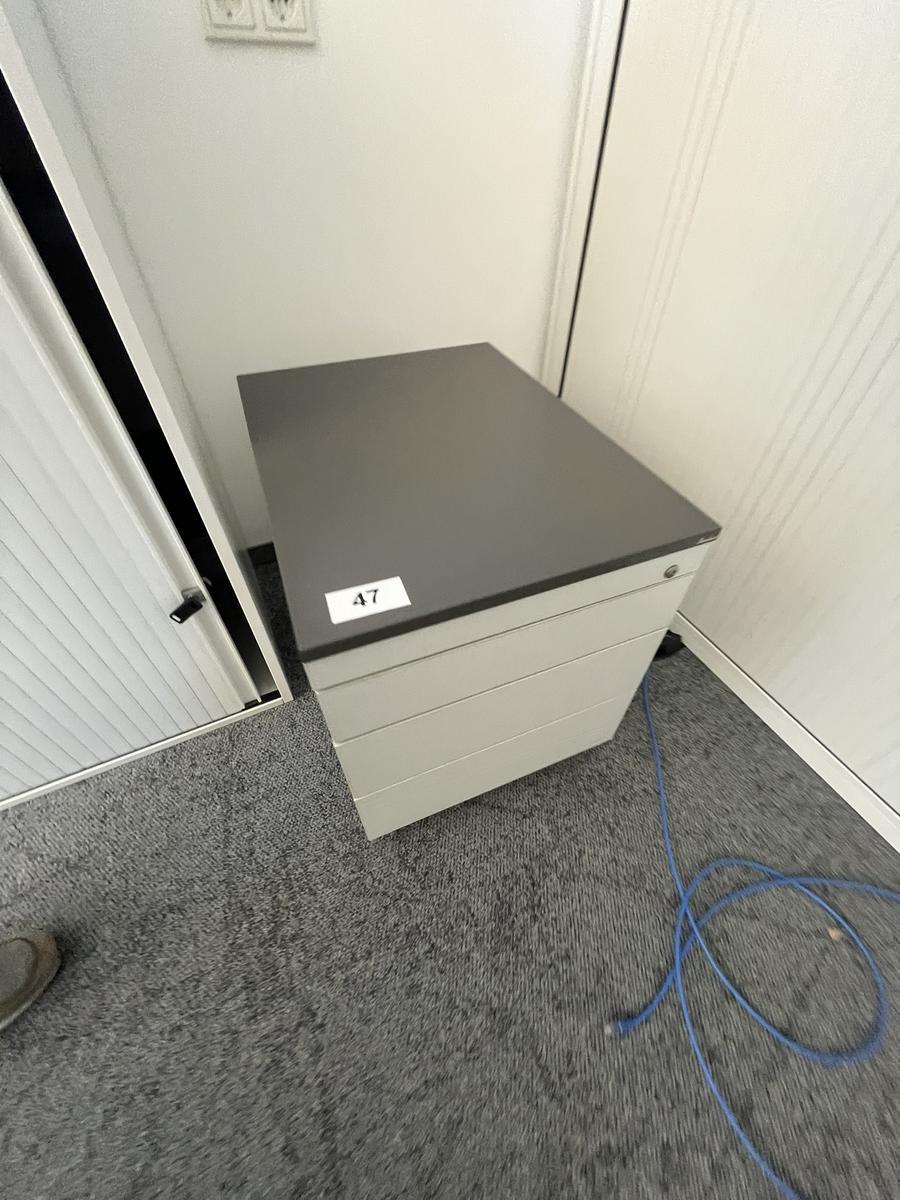 Rollcontainer mit Auszugsladen ca.43/60/53 cm Steelcase?d=2025-05-20 16:50:07