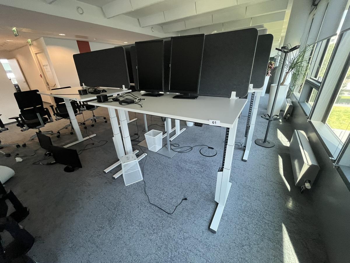 Sitz-,Steh-,Schreibtisch 160x80 cm , Steelcase elektrisch höhenverstellbar ca.65/120cm mit Sichtblende abnehmbar, Baujahr 2021?d=2025-05-20 21:11:18