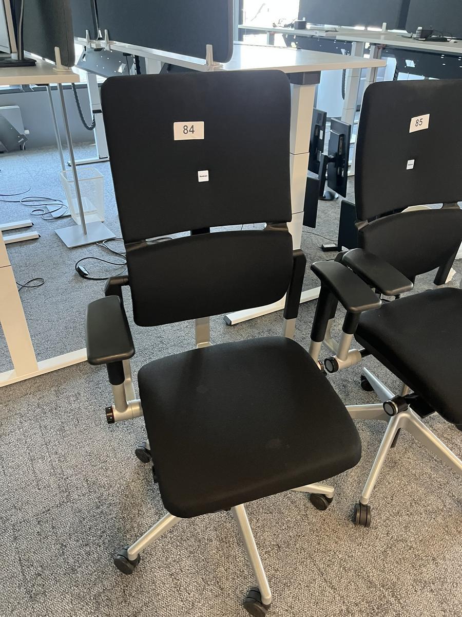 Steelcase Bürodrehstuhl anthrazit mit Armlehne höhenverstellbar