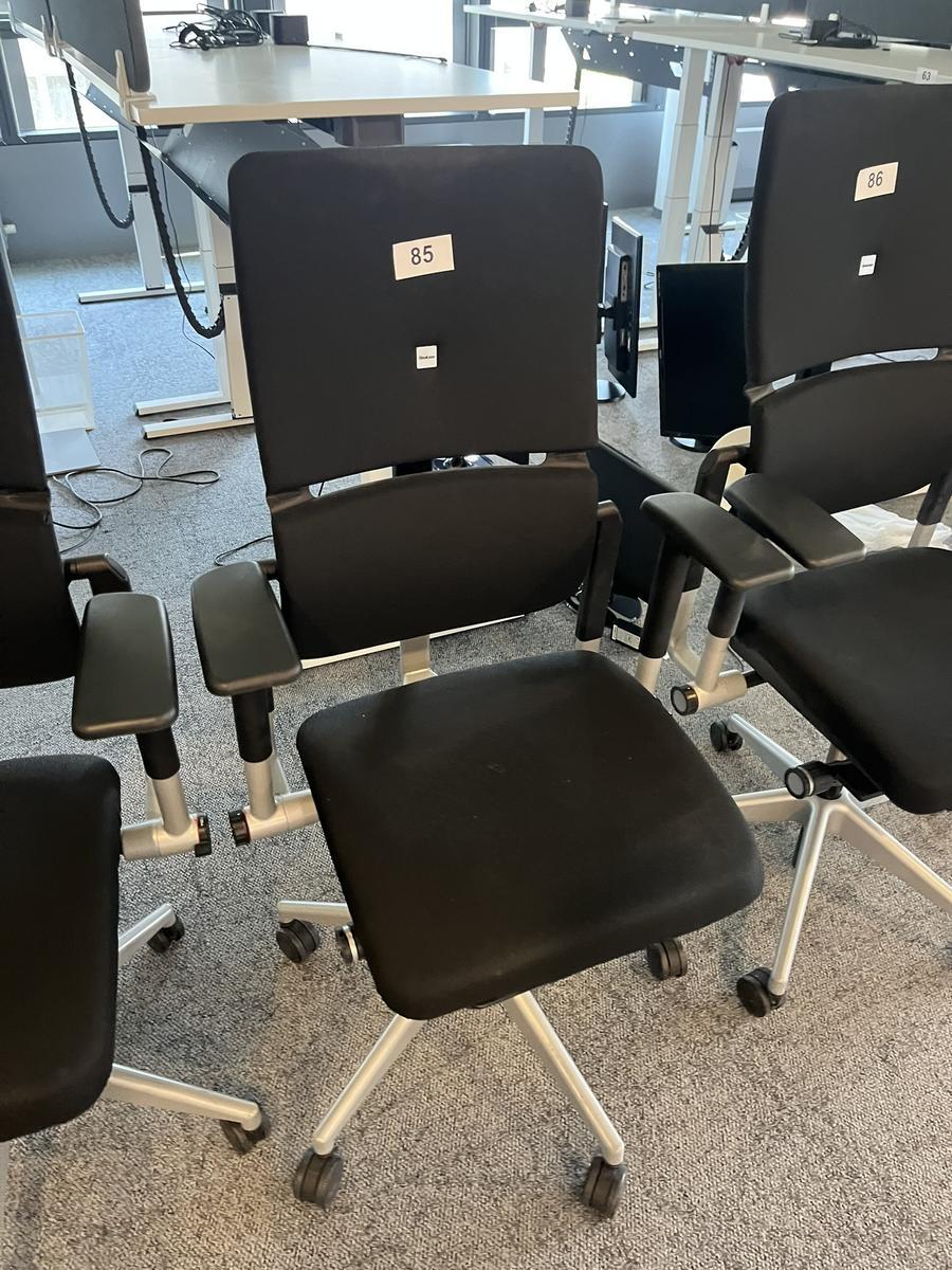 Steelcase Bürodrehstuhl anthrazit mit Armlehne höhenverstellbar