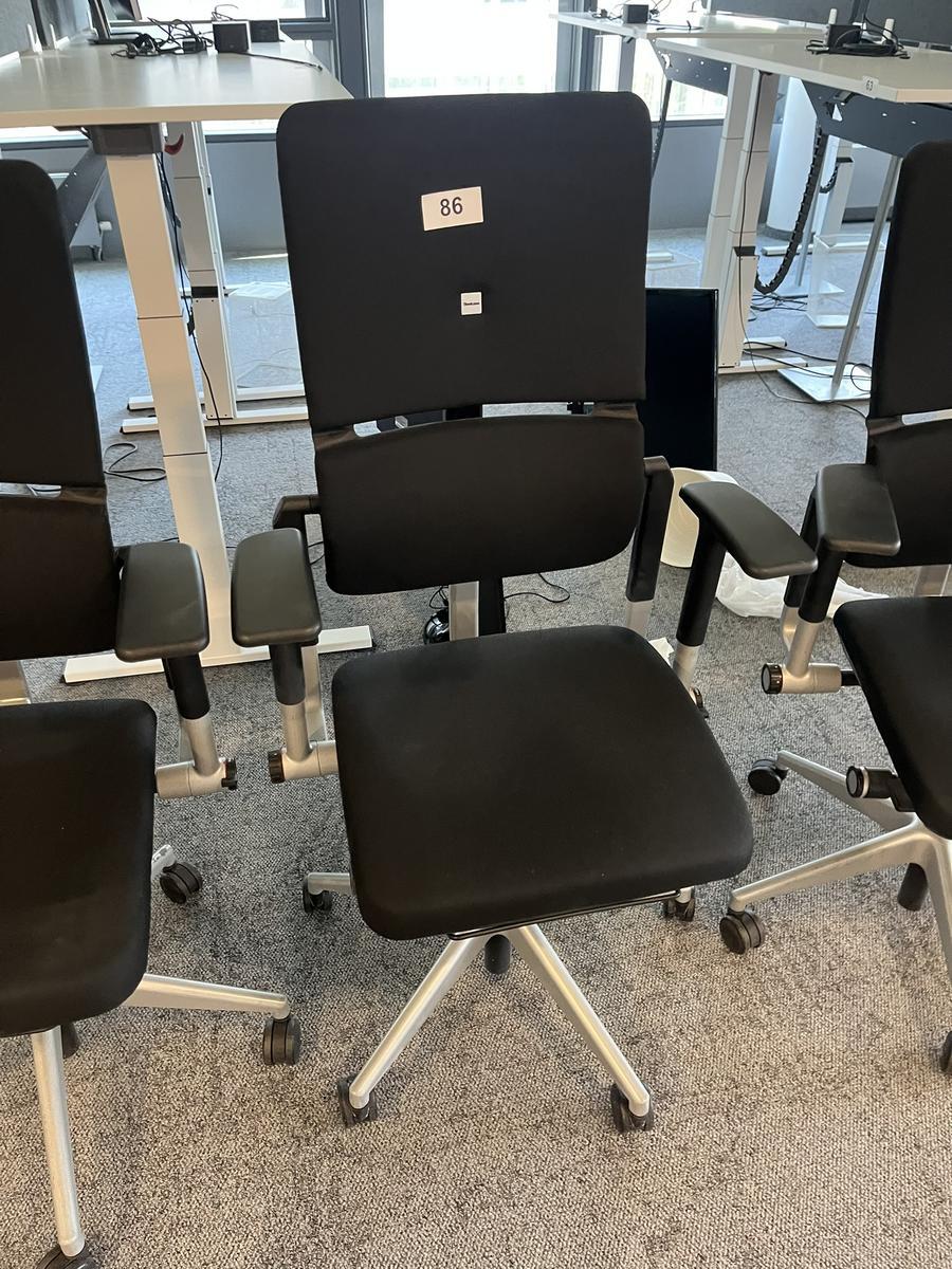 Steelcase Bürodrehstuhl anthrazit mit Armlehne höhenverstellbar