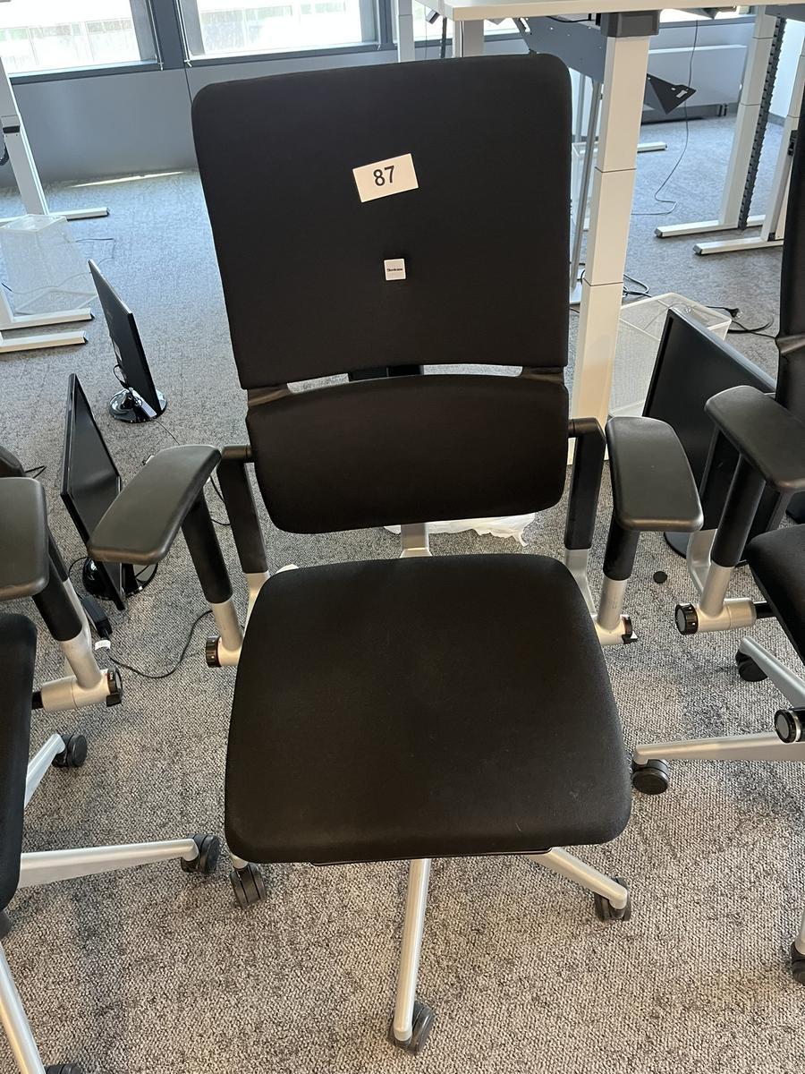 Steelcase Bürodrehstuhl anthrazit mit Armlehne höhenverstellbar