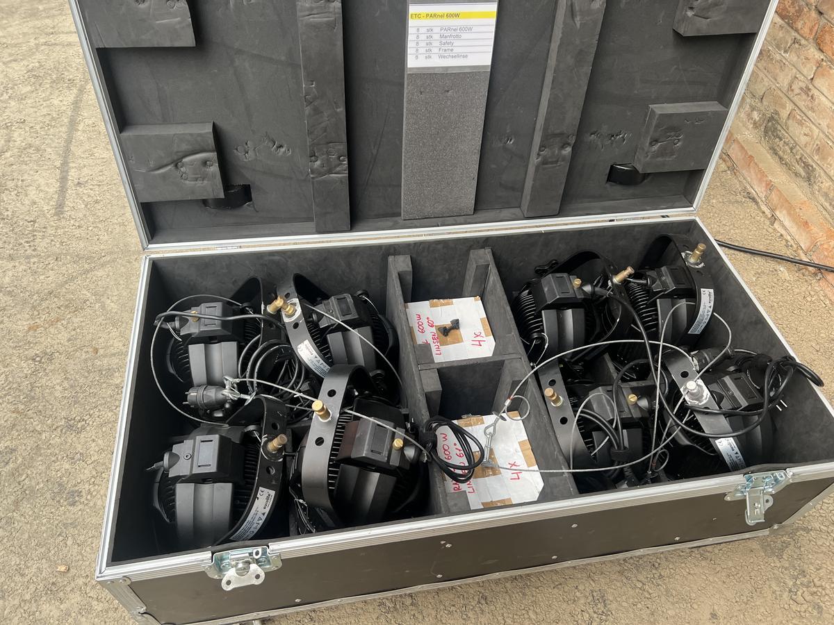 8x Eurolite ML-64 GKV Multi Lens Spot incl. case?d=2025-05-21 04:24:15