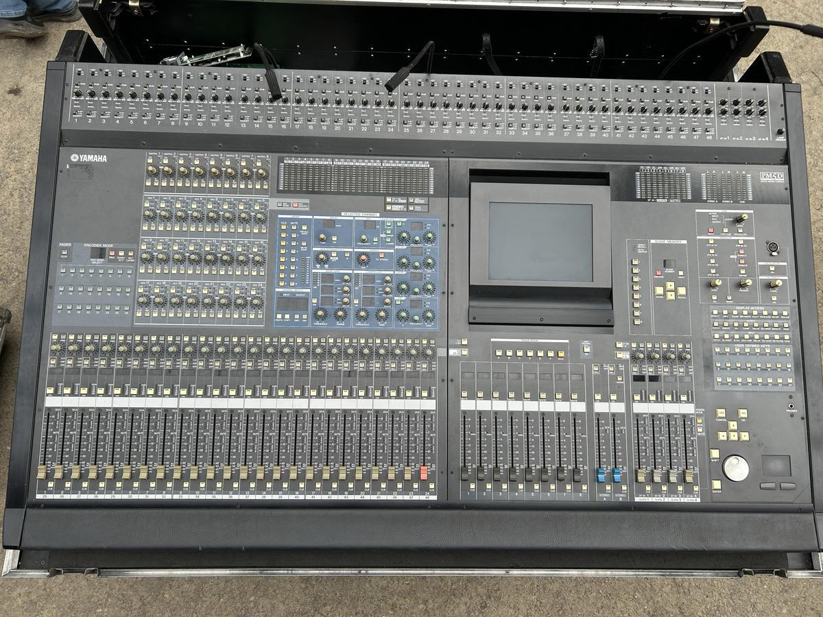 Yamaha PM5D digital audio mixer?d=2025-05-21 05:00:03