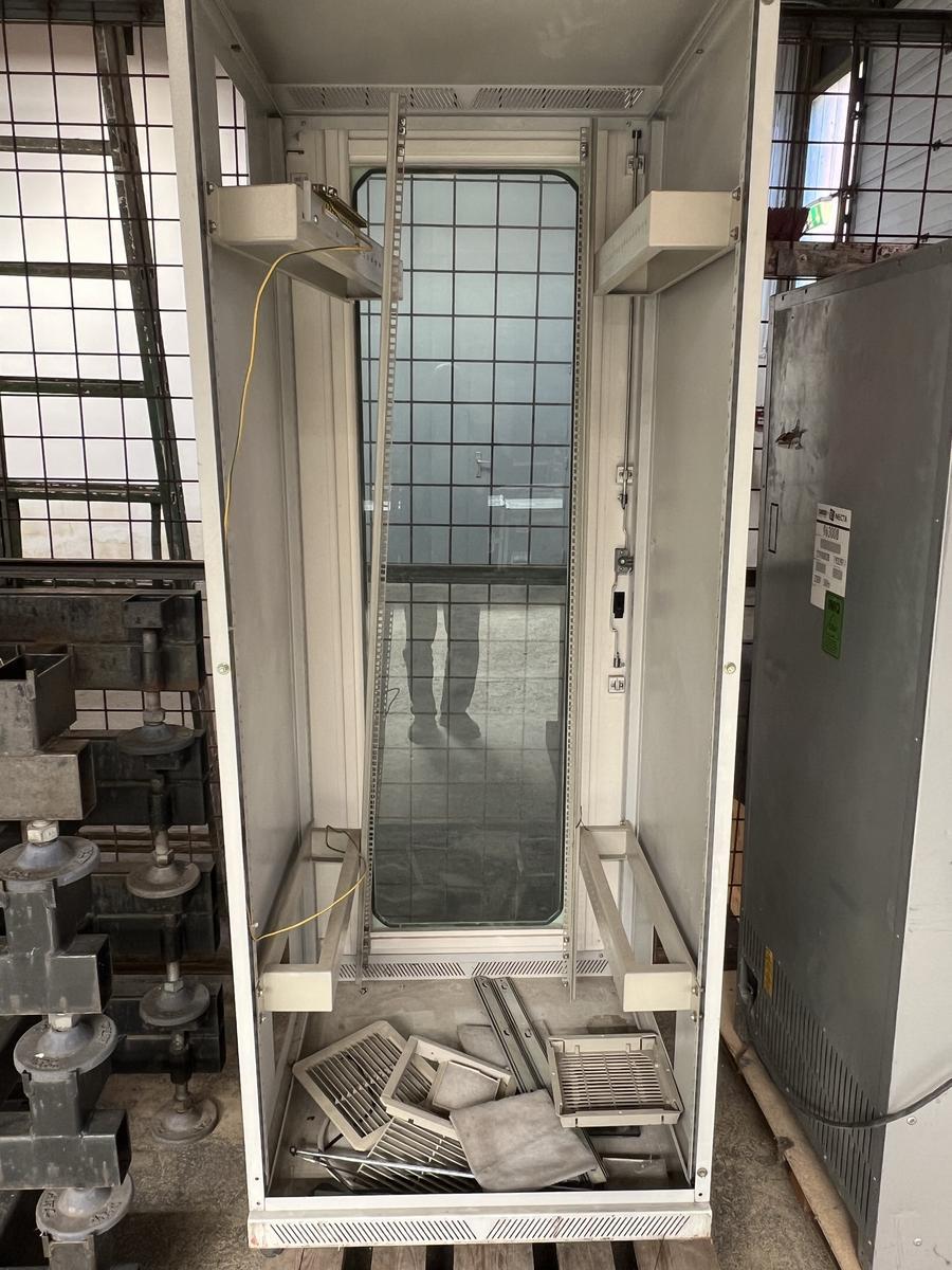 19 Zoll Serverschrank?d=2025-05-21 04:20:35