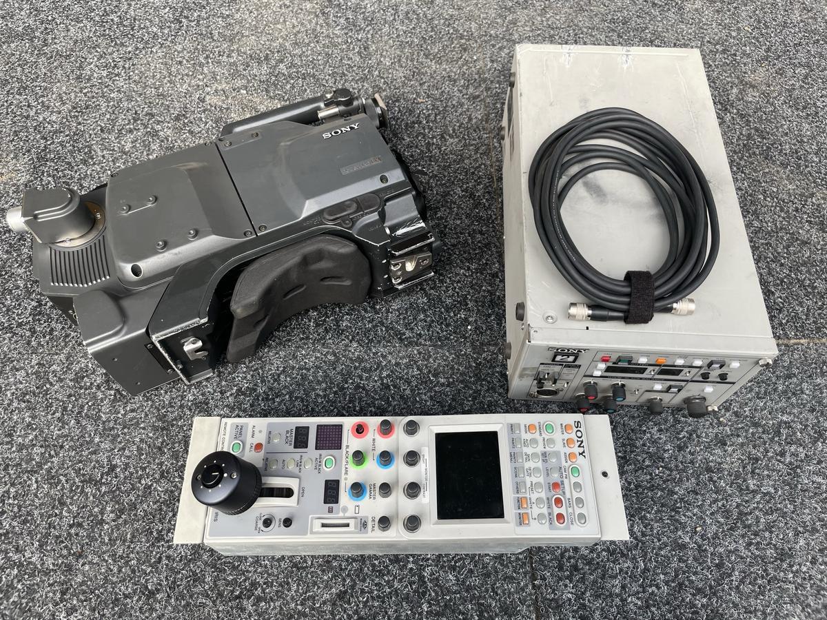 Sony DXC-D55P Kamera + Triax Adapter + CCU + RCP?d=2025-05-21 04:09:34