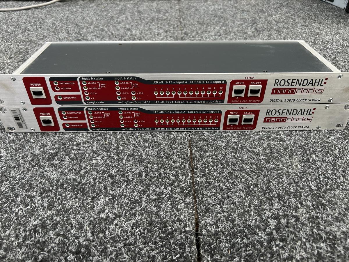2 x Rosendahl nanoClock?d=2025-05-21 00:25:17