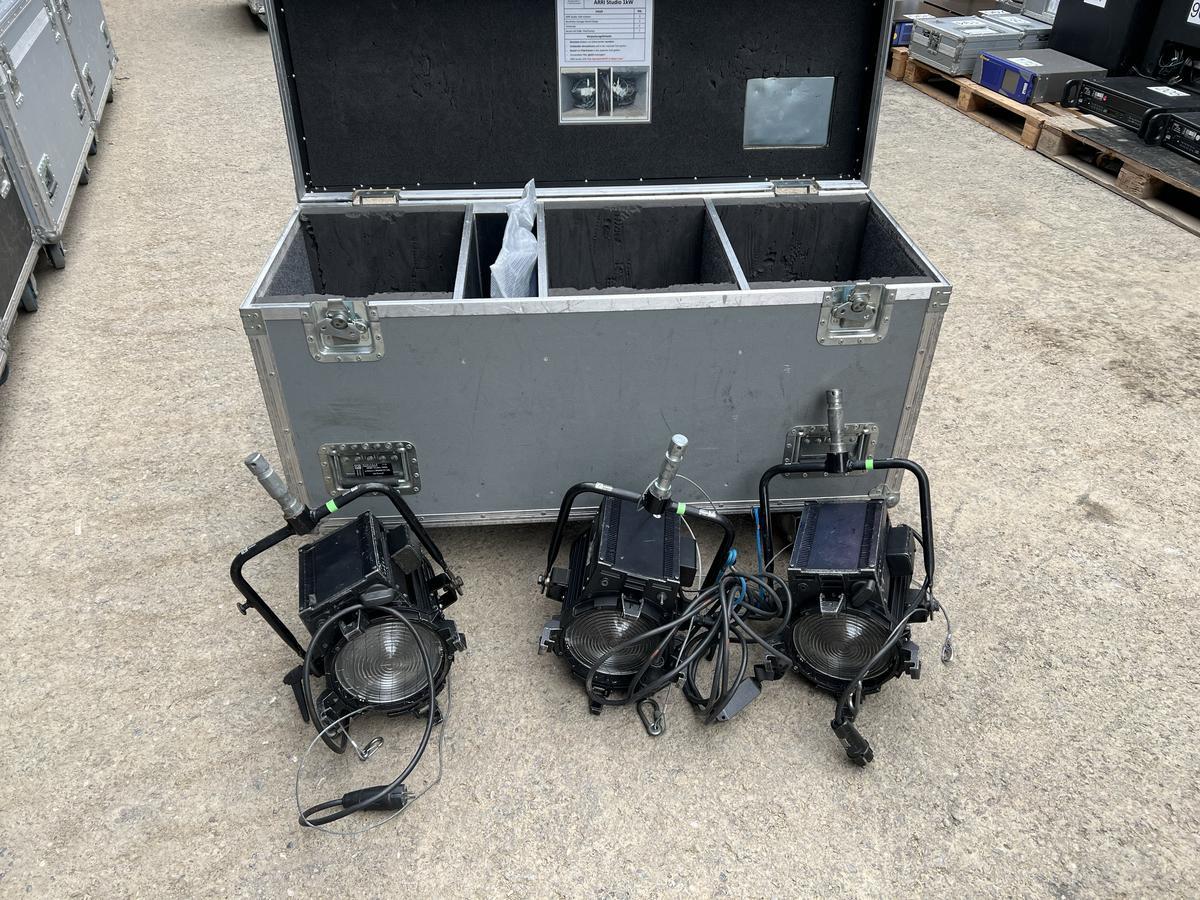 3x ARRI Studio 1000 black incl. case?d=2025-05-21 00:34:48