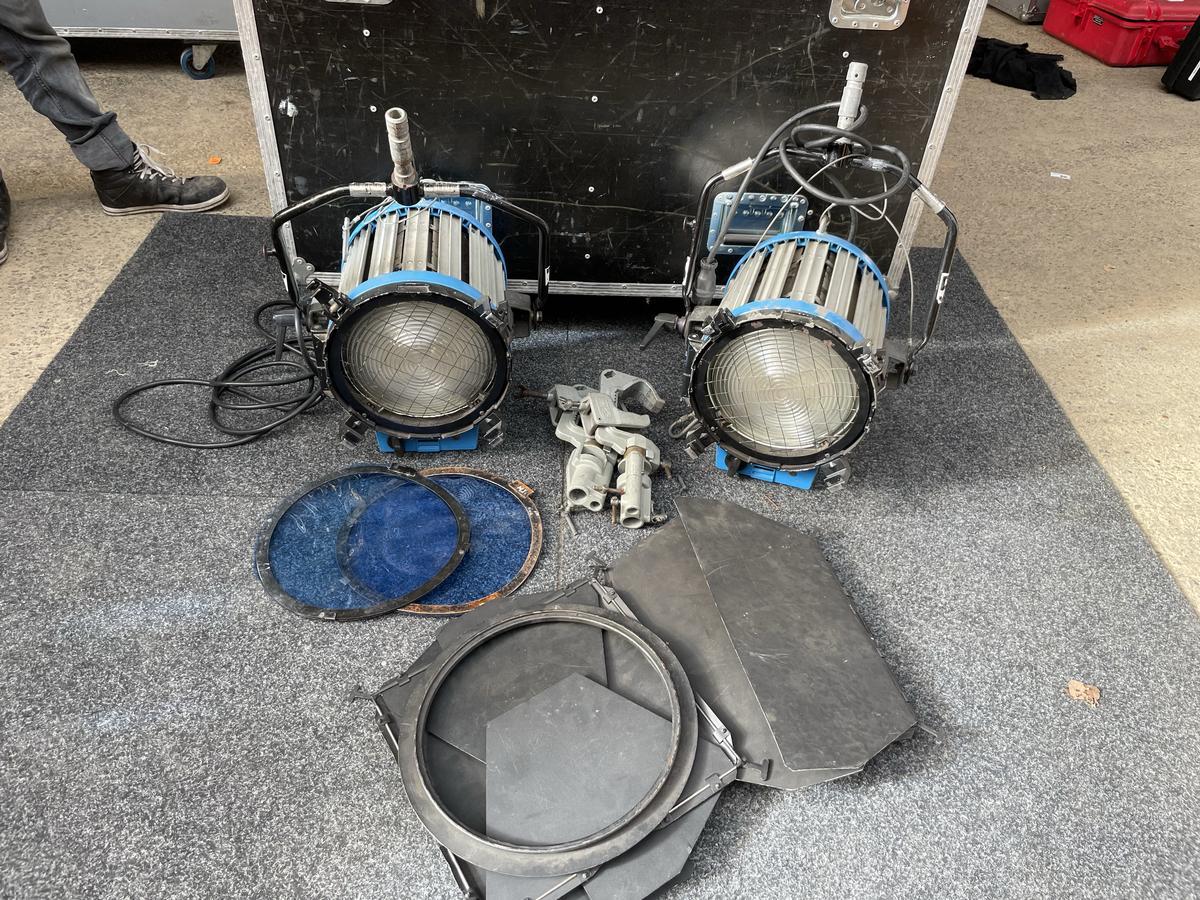 2x ARRI Studio 2000 silver/blue incl. case?d=2025-05-21 00:25:18