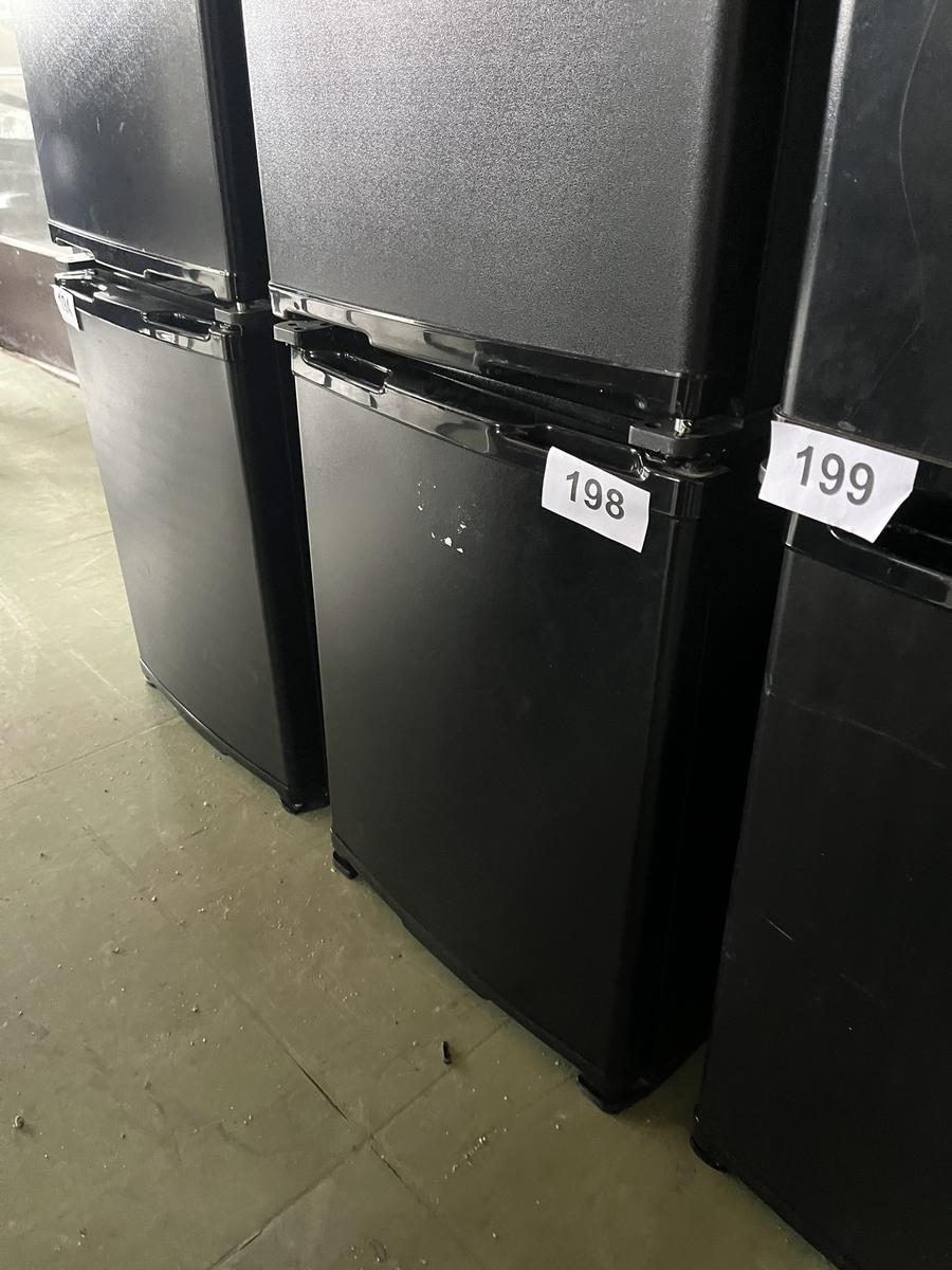 MINI Kühlschrank 230 V?d=2025-05-21 00:40:42