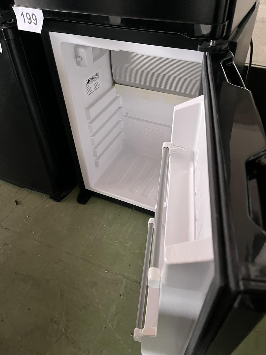 MINI Kühlschrank 230 V?d=2025-05-21 00:35:57