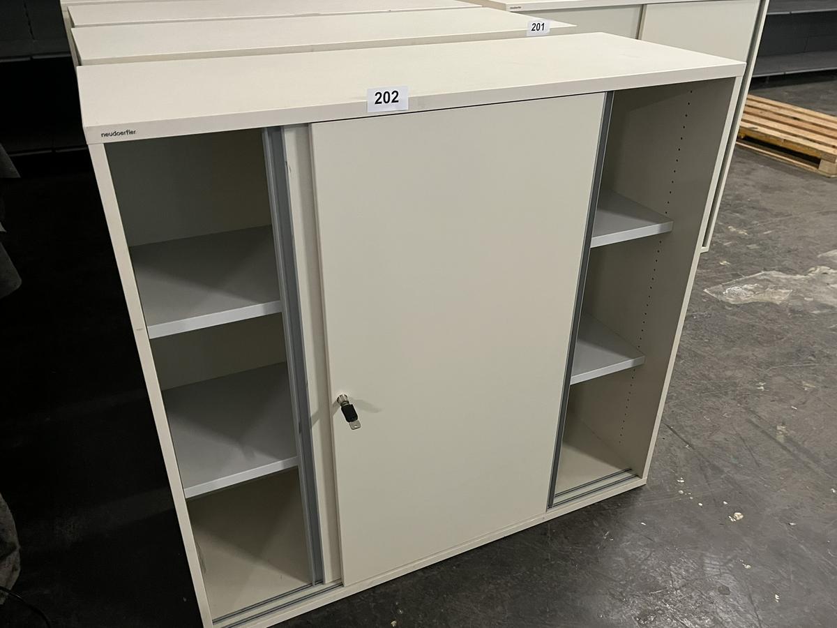 Neudörfler Aktenschrank 120/110 cm 3 Ordnerhöhen mit Schlüssel?d=2025-05-21 00:26:27