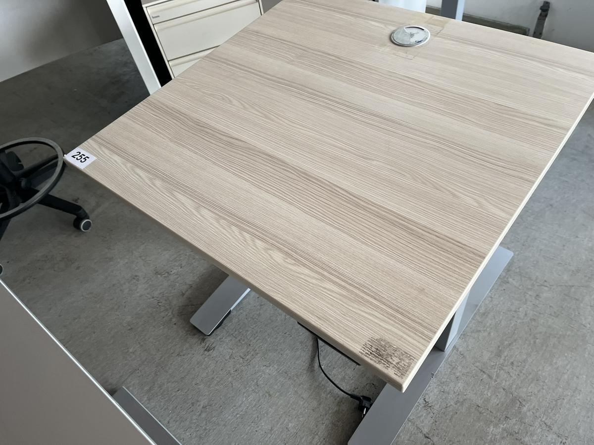 elektrisch höhenverstellbarer Schreibisch 80/80 cm?d=2025-05-21 00:32:31