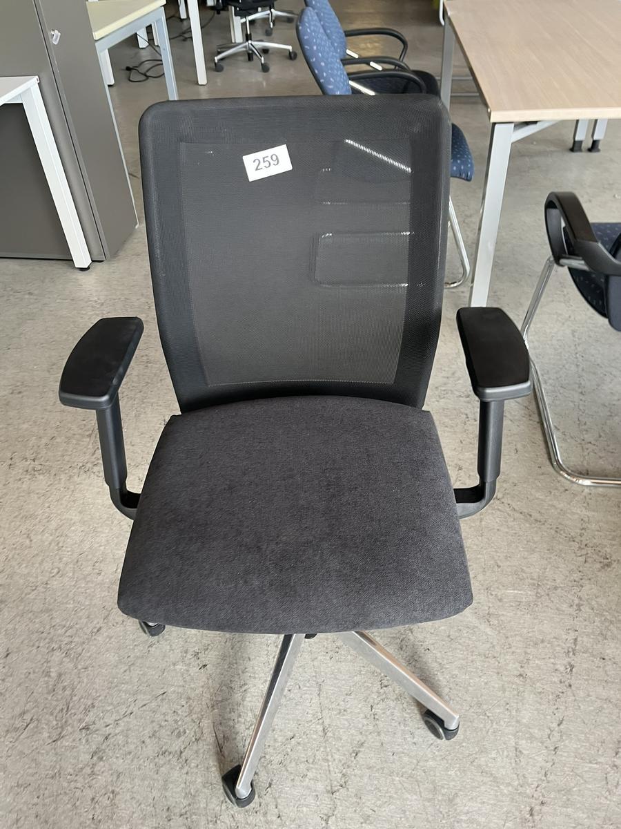Bürodrehstuhl schwarz?d=2025-05-21 00:33:40