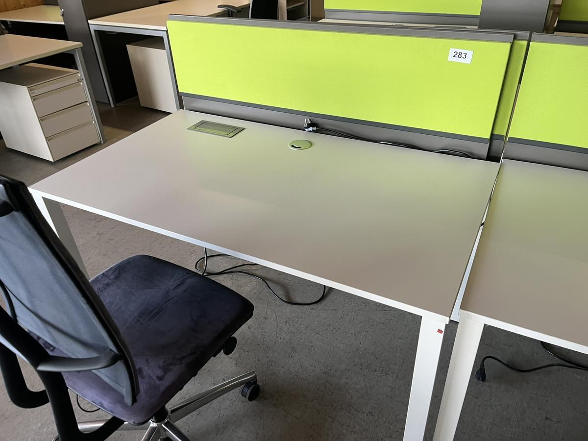 BLAHA Schreibtisch 140/80 cm mit Auszugsladencontainer?d=2025-05-21 00:40:42