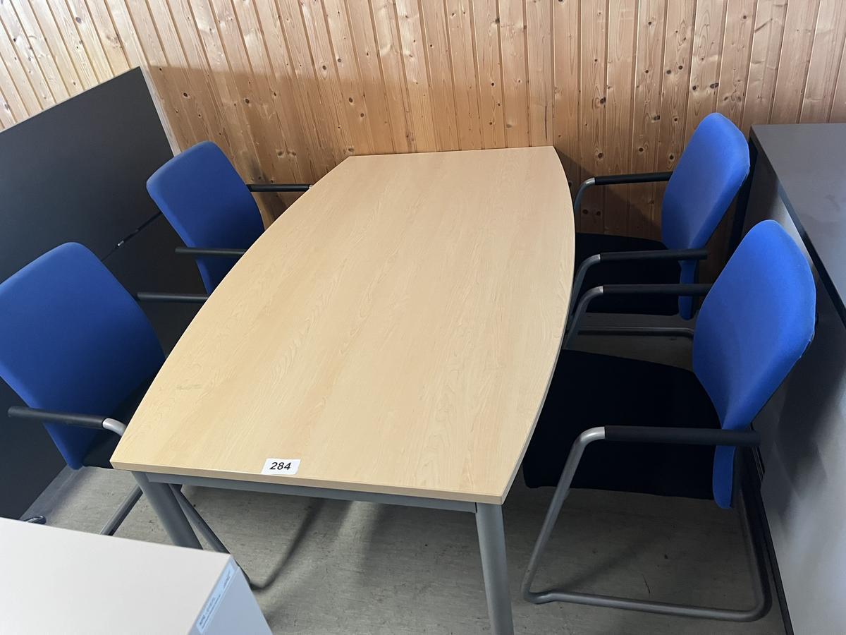 Besprechungstisch ca. 160 cm mit 4 Besucherstühlen?d=2025-05-21 00:53:58