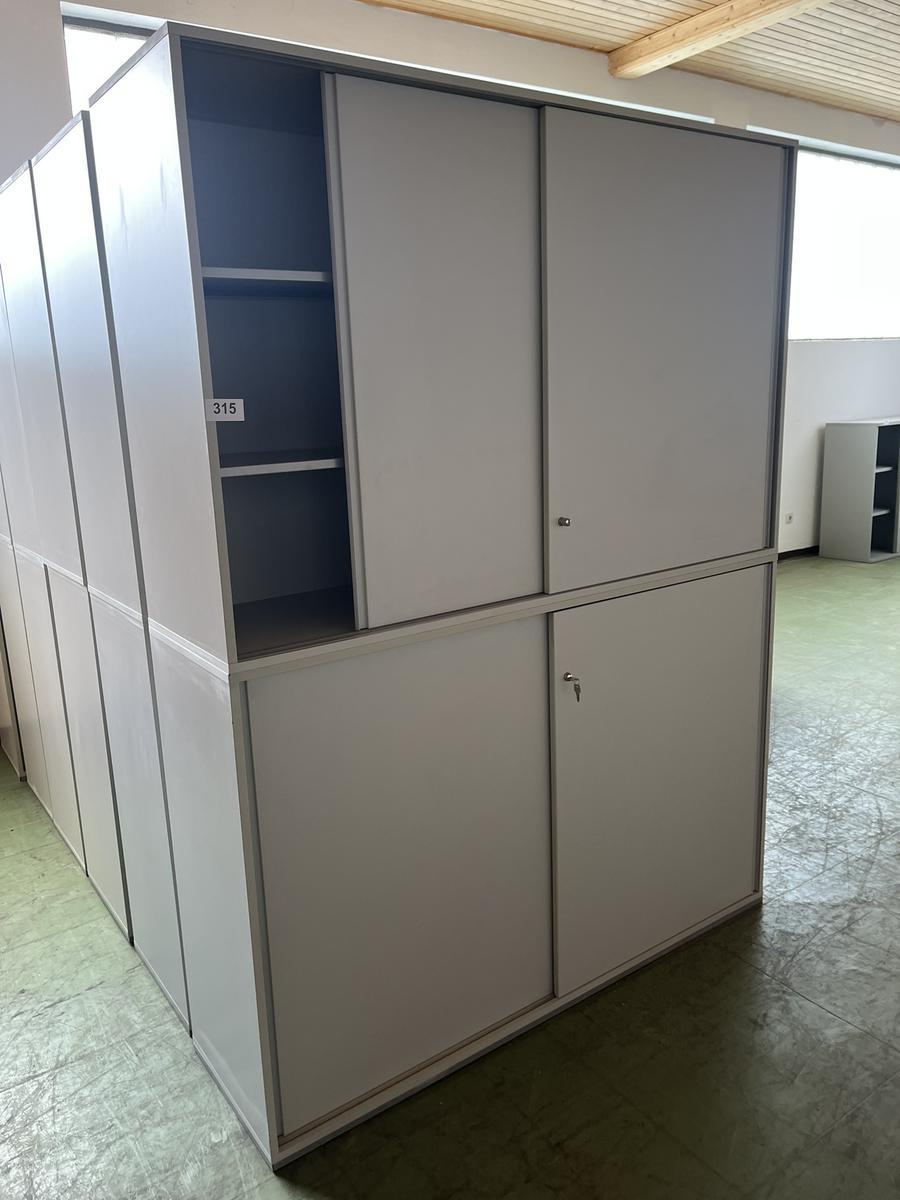 2 Stück Aktenschränke 160/110 cm mit Schiebetüre grau?d=2025-05-21 03:00:01