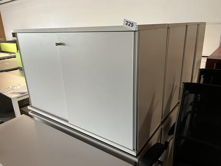Aktenschrank 120/78 cm mit Schiebetüre 2 Ordnerhöhen Aktenschrank 120/78 cm mit Schiebetüre 2 Ordnerhöhen