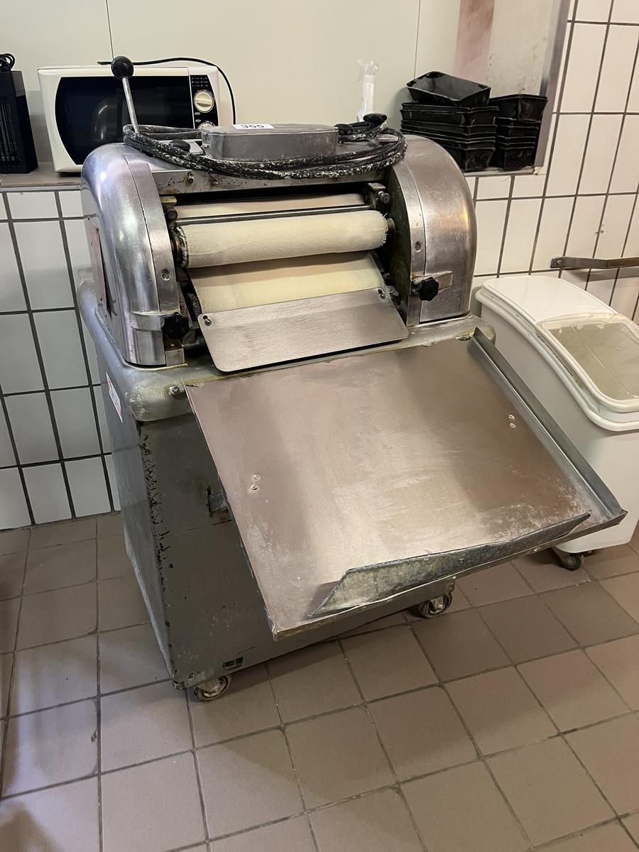 Mandl Teigwickelmaschine - 400 mm Wickelbreite, ca. 800/1300/800 mm?d=2025-05-24 02:24:46