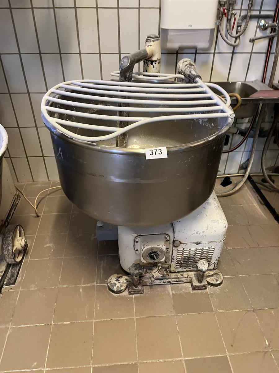 Hubknetmaschine mit 2 Geschwindigkeiten, ca. 80 Liter?d=2025-05-24 02:01:17