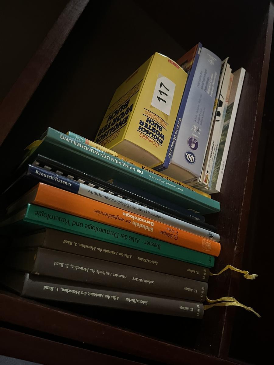 Kompletter Betsand an Fachbüchern