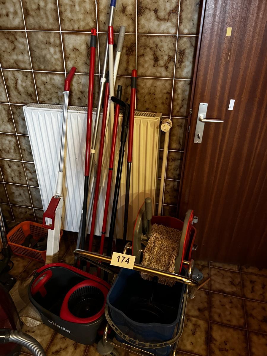 Kompletter Bestand an Putzbehelfen