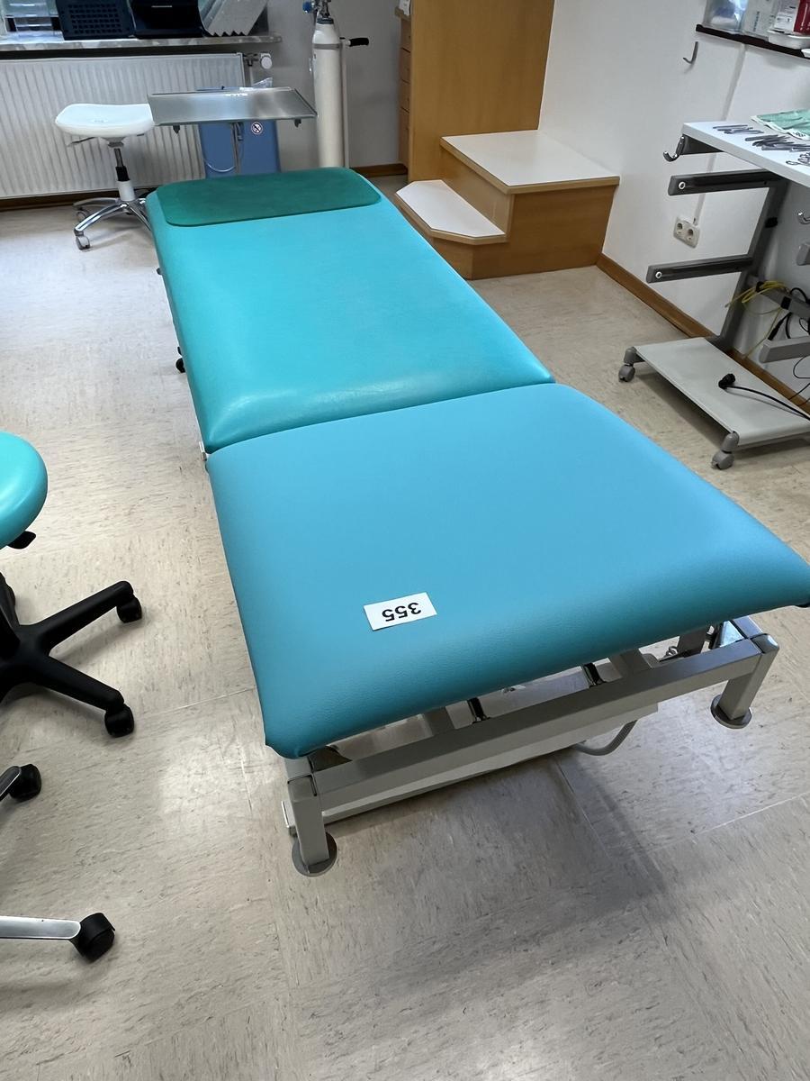 Höhenverstellbare Patientenliege ca. 200 x  60 x 72 cm?d=2025-06-07 11:02:50