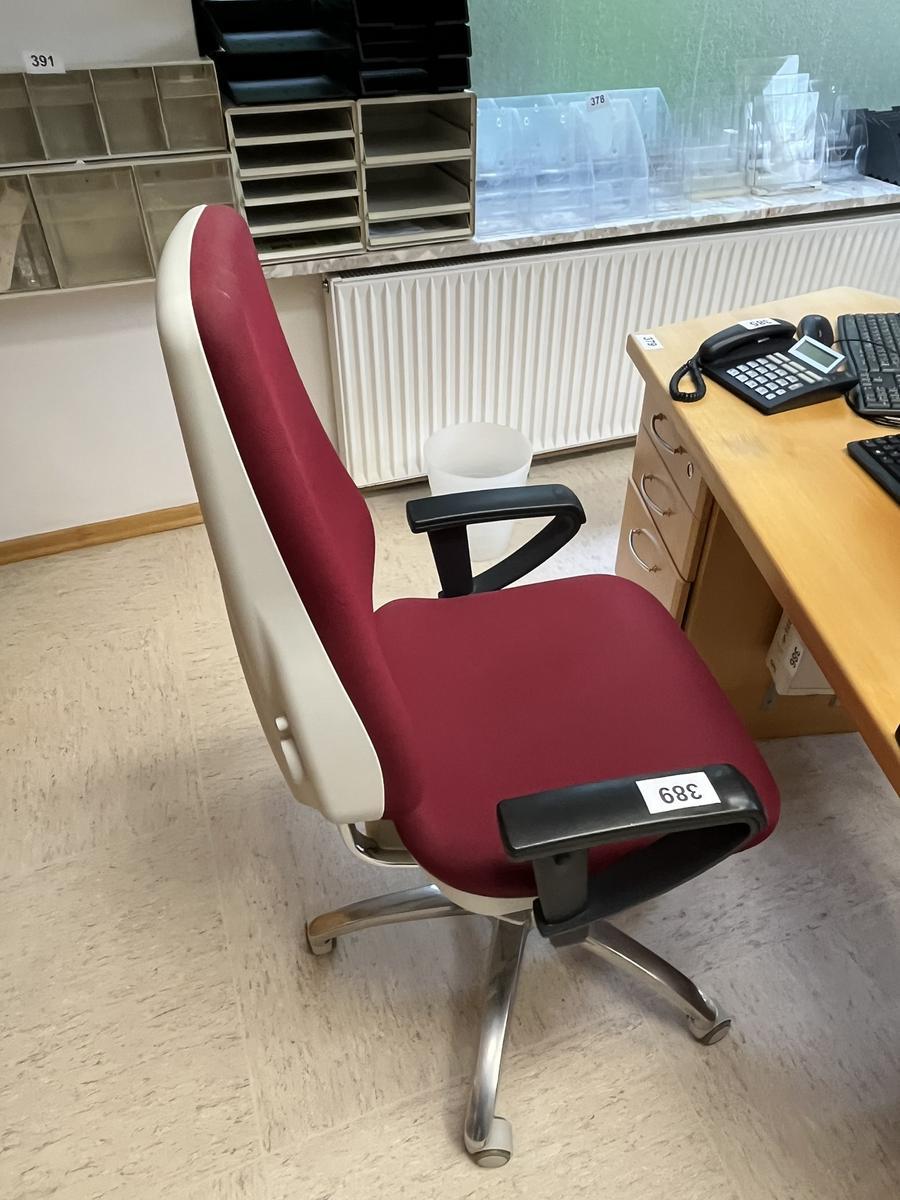 Bürodrehstuhl?d=2025-06-07 11:06:25
