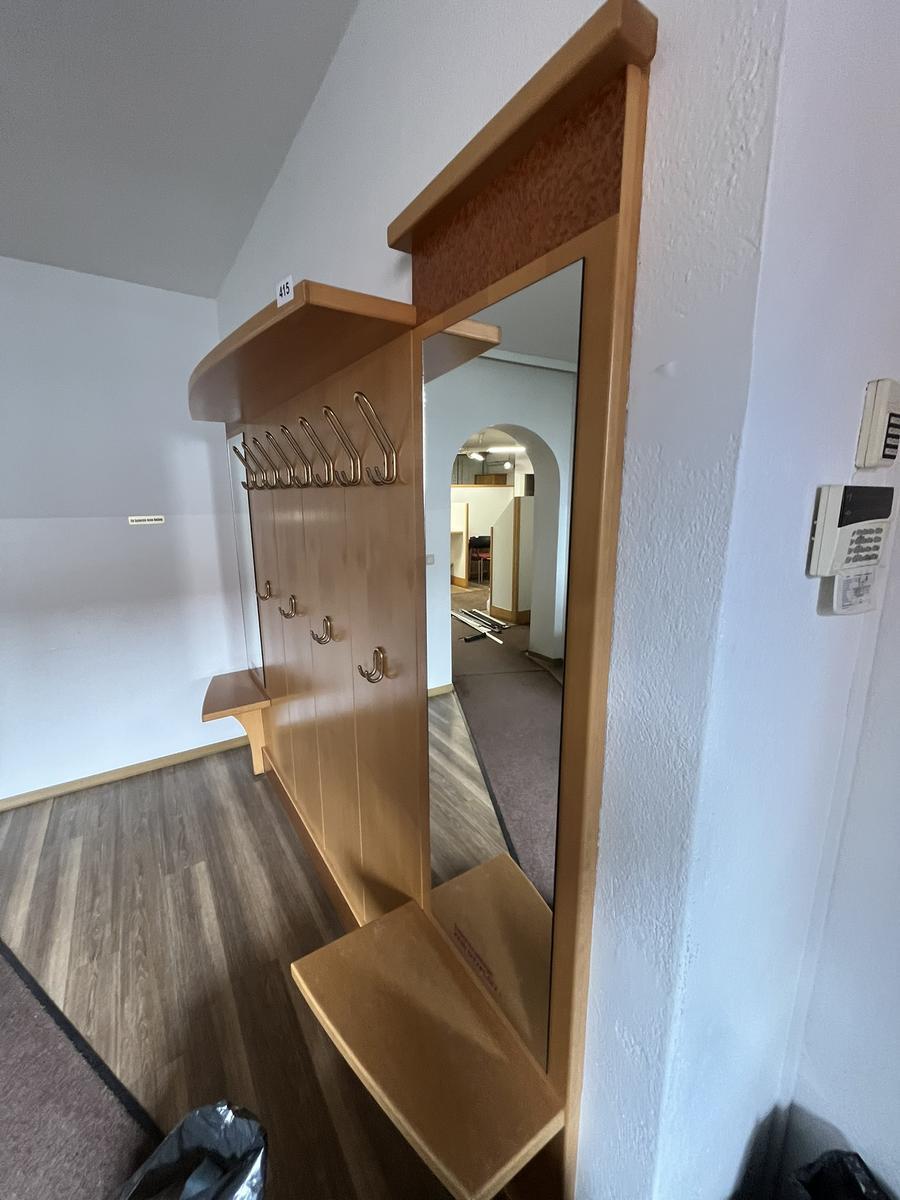 Wand Gaderobenverbau Tischlerarbeit 260 x 210 cm mit Spiegelmodulen?d=2025-06-07 20:20:40