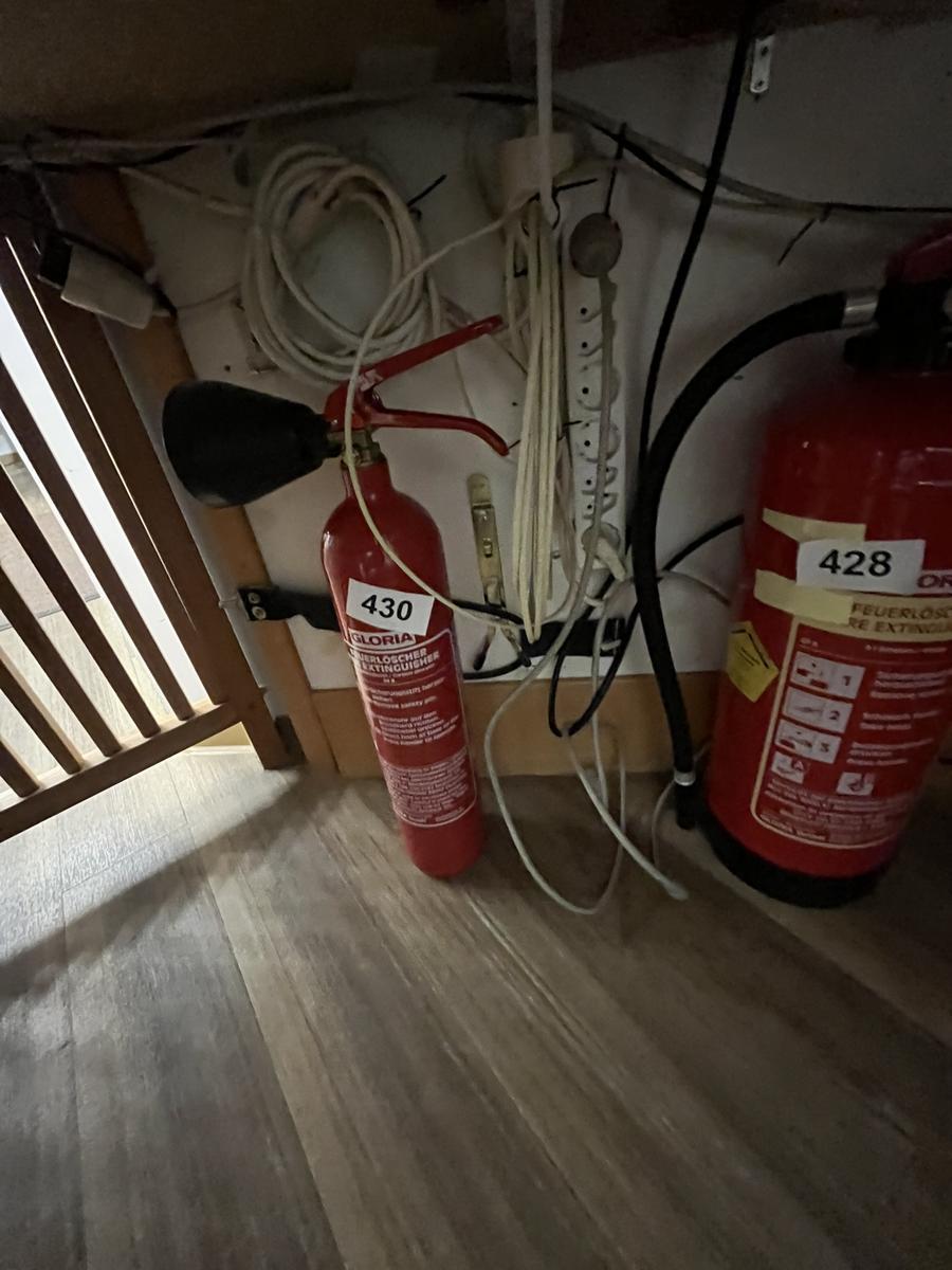 Feuerlöscher?d=2025-06-07 20:26:00