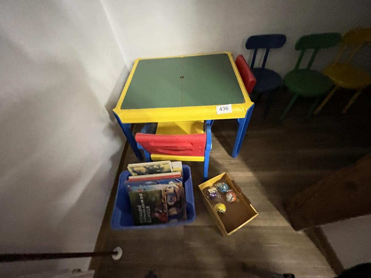 Kinderspielecke: Tisch