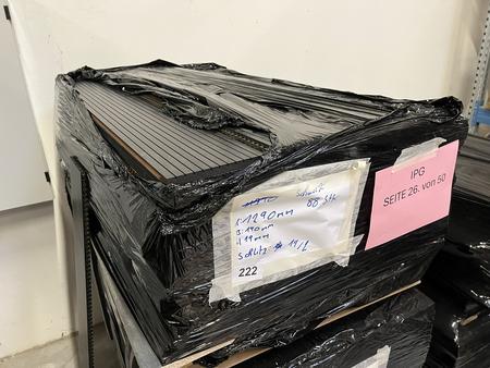 1 Palette Paneele schwarz 1290/190/19 88 Stück 1 Palette Paneele schwarz 1290/190/19 88 Stück