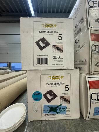 5 Pkg. Schraubkralle Nut/Nut 5mm, FSK-0-9-5-100, 0-Fuge, verzinkt inkl. Schrauben (VPE=100 Stück) 5 Pkg. Schraubkralle Nut/Nut 5mm, FSK-0-9-5-100, 0-Fuge, verzinkt inkl. Schrauben (VPE=100 Stück)