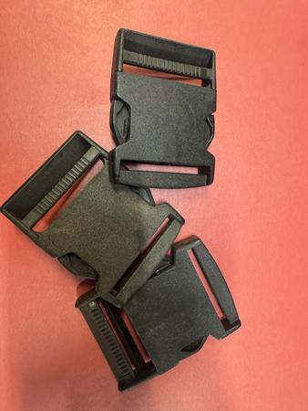 3 x 3 Garn. Steckschnalle für Anhängegurt 50mm 3 x 3 Garn. Steckschnalle für Anhängegurt 50mm