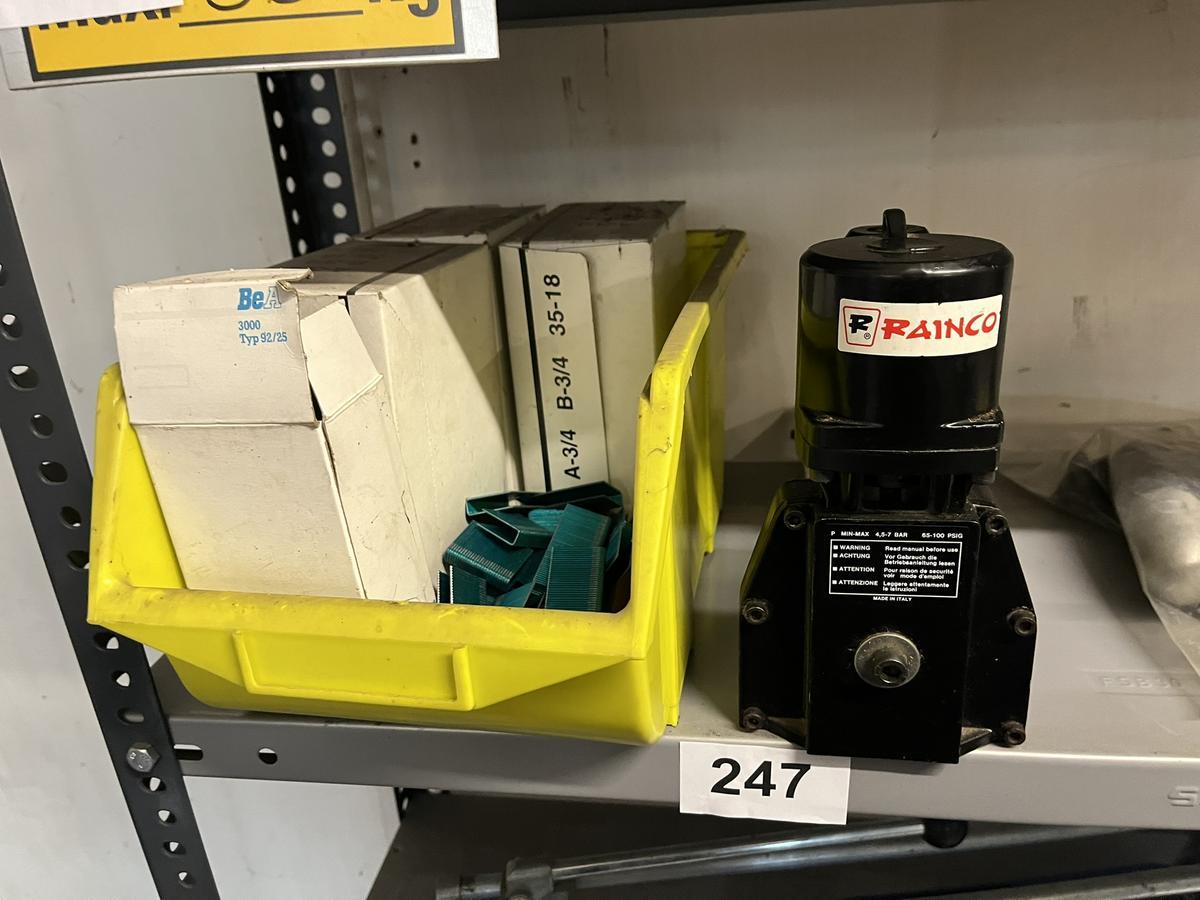 Pneumatik Tacker mit Klammern
