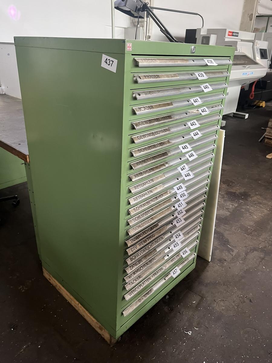 Werkzeugschrank mit 22 Auszugsladen, OHNE Inhalt, 70x70x133cm