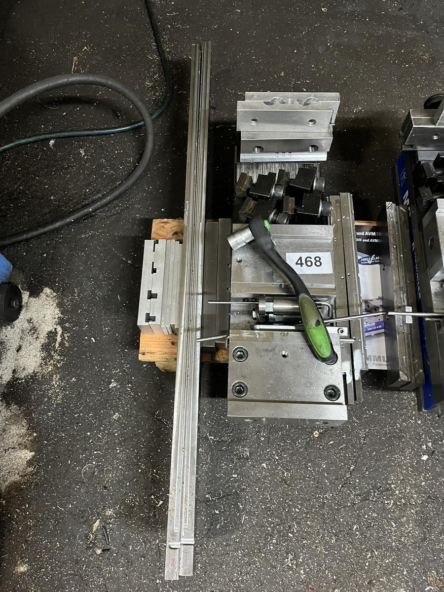 Maschinenschraubstock 160mm Backenbreite, inkl. Anschäge und diverse Spannbacken