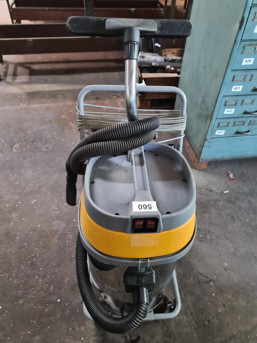 Industriestaubsauger 2motorig, Edelstahlbehälter, Nass- und Trockensauger?d=2025-06-17 15:03:39