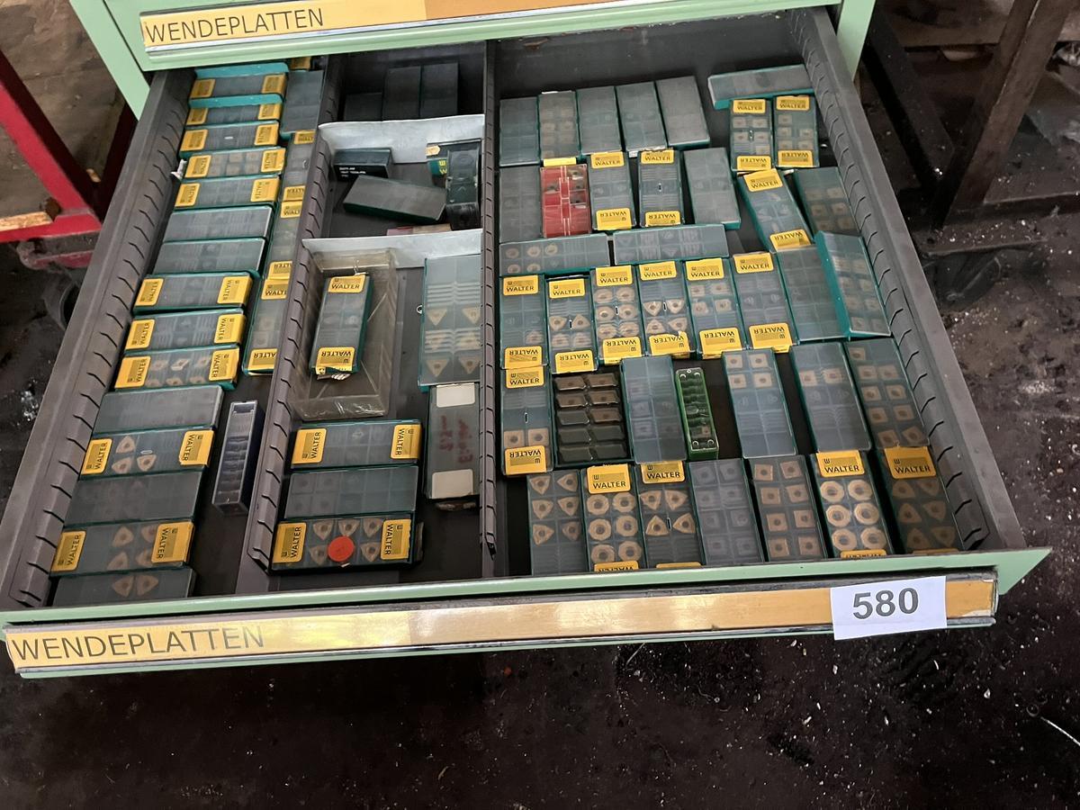 Ladeninhalt an diversen Hartmetallplatten