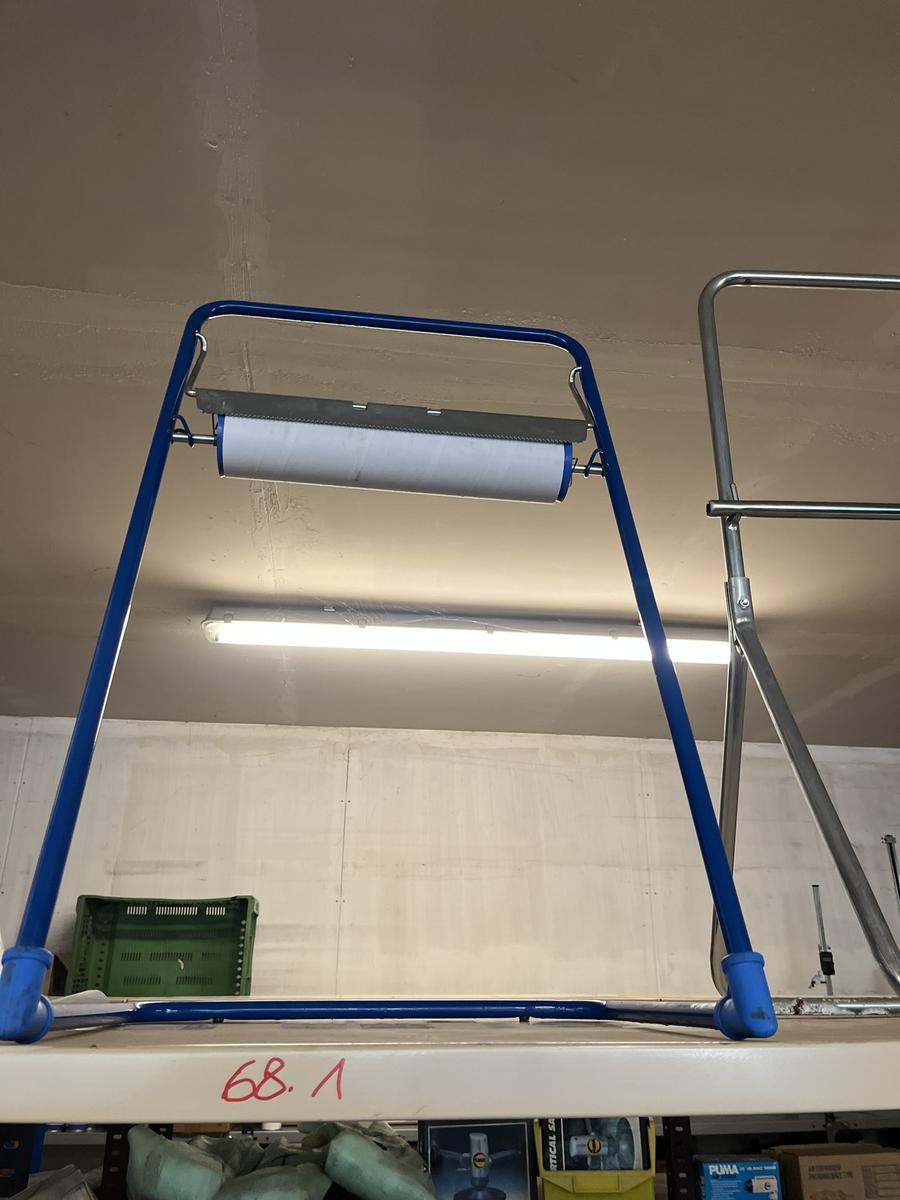 Putzpapierrollenhalter