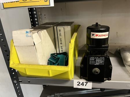 Pneumatik Tacker mit Klammern Pneumatik Tacker mit Klammern
