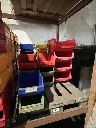 1 Palette mit PVC Kunststoffschütten 1 Palette mit PVC Kunststoffschütten