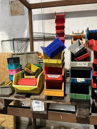1 Palette mit PVC Kunststoffschütten 1 Palette mit PVC Kunststoffschütten