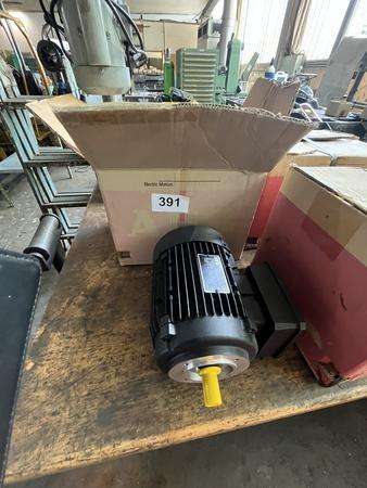 AEG Elektromotor Typ AM80Z BA4, 0.75kW, neu AEG Elektromotor Typ AM80Z BA4, 0.75kW, neu