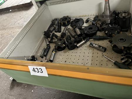 Ladeninhalt an Messerköpfen und Wendeplatten Ladeninhalt an Messerköpfen und Wendeplatten