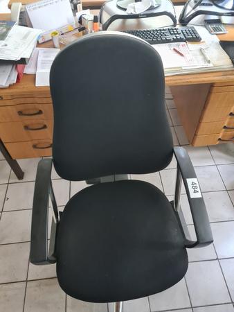 Bürodrehstuhl mit Armlehnen Bürodrehstuhl mit Armlehnen