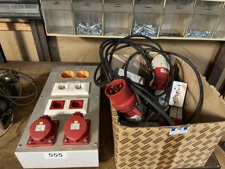 Elektromaterial, Verteiler, Kabel, Steckdosen, usw. Elektromaterial, Verteiler, Kabel, Steckdosen, usw.