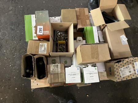 Posten diverse Schrauben und Muttern Posten diverse Schrauben und Muttern