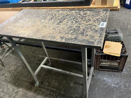 Werktisch mit Rollen, ca. 95x50x95cm Werktisch mit Rollen, ca. 95x50x95cm