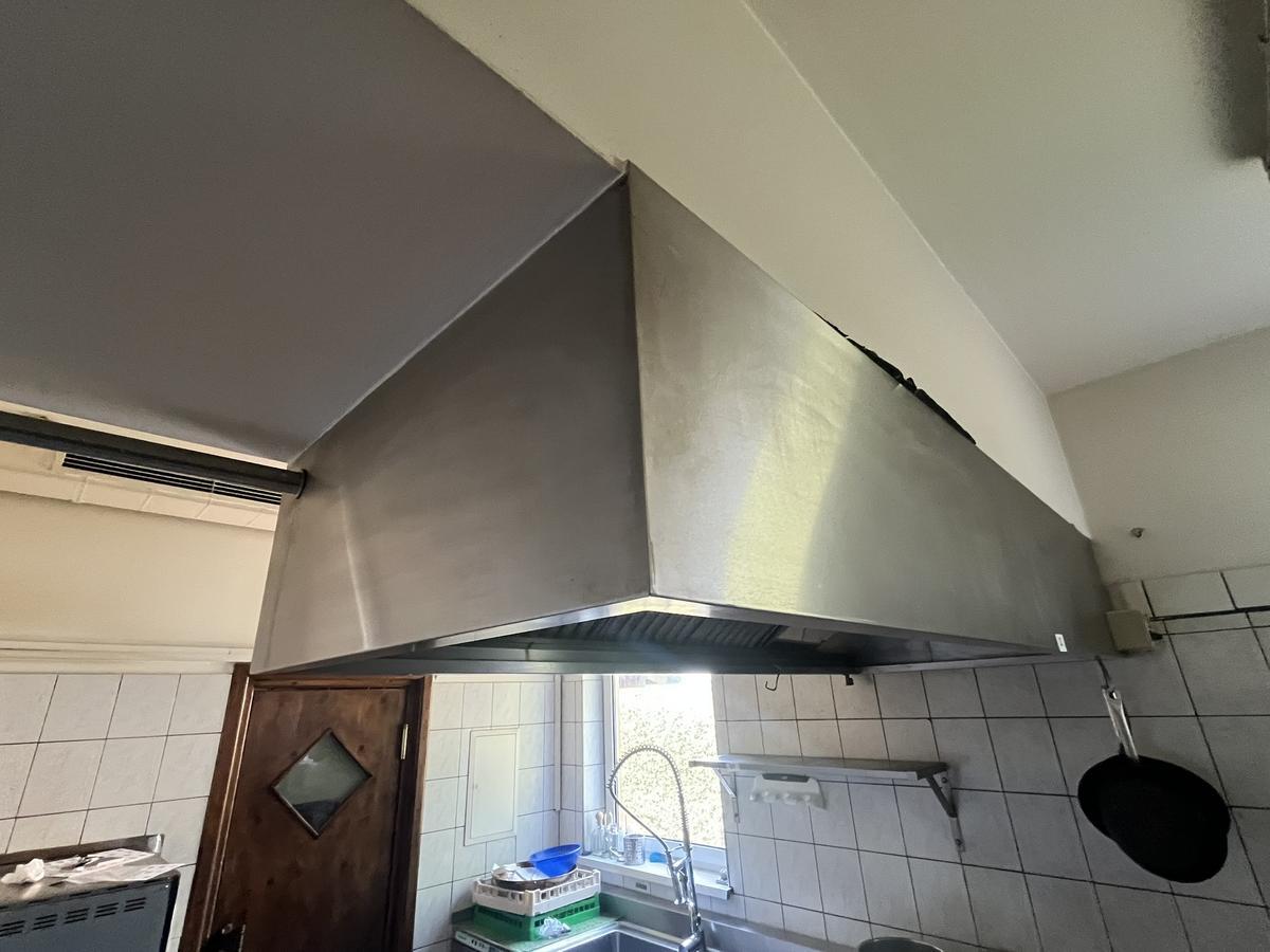 Dunstabzugshaube ca. 100/42/235 cm mit Motoreinheit?d=2025-06-16 01:36:56